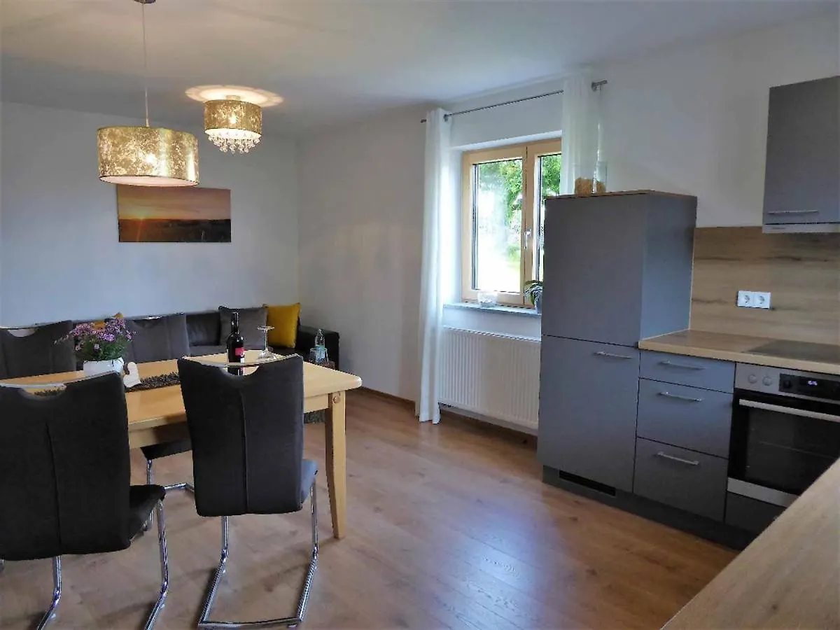 Ferienwohnung Sonnenplatzl Michelsneukirchen Apartment